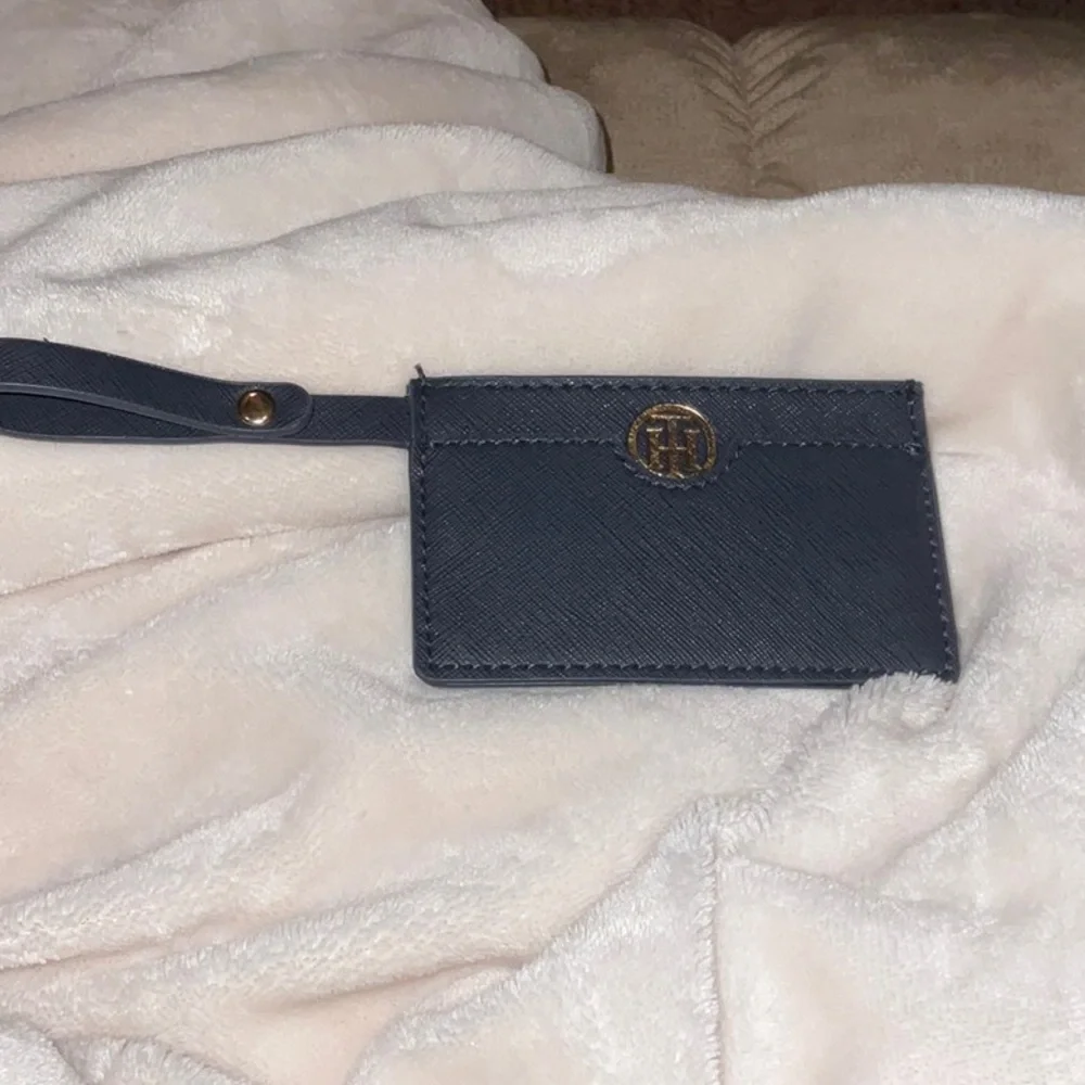 🌸3 for $18🌸 Tommy Hilfiger navy snap on credit card holder bag / wallet NWOT